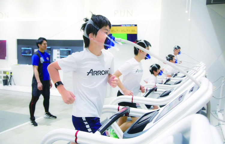 【正社員／大卒限定】アローズラボスタッフ募集!/初任給23万円～/週休2日・社保完備/未経験OK!